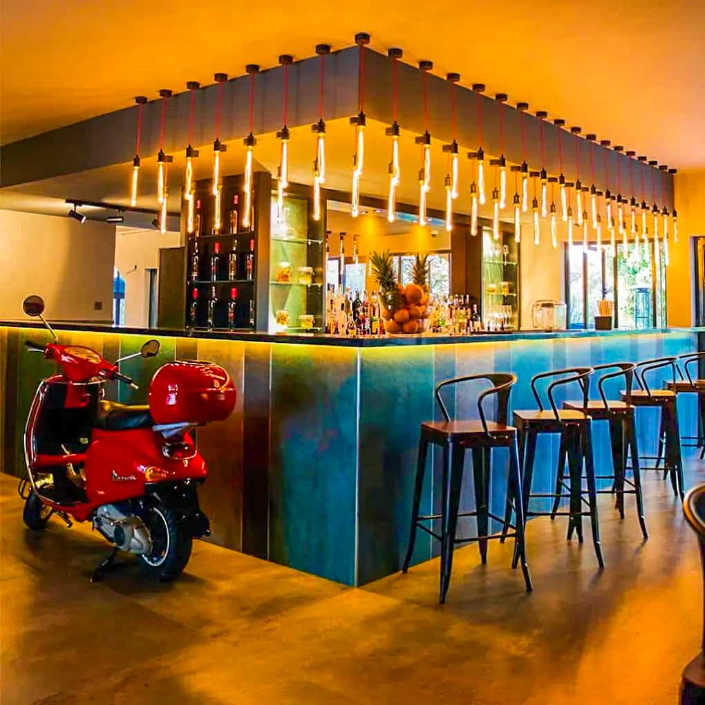 La Villa Restaurant & Wine Bar